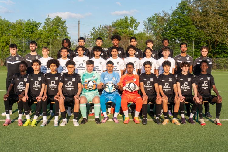 U19